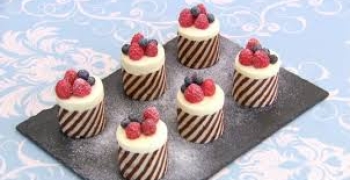 Recipe: Mini Raspberry Mousse Cakes